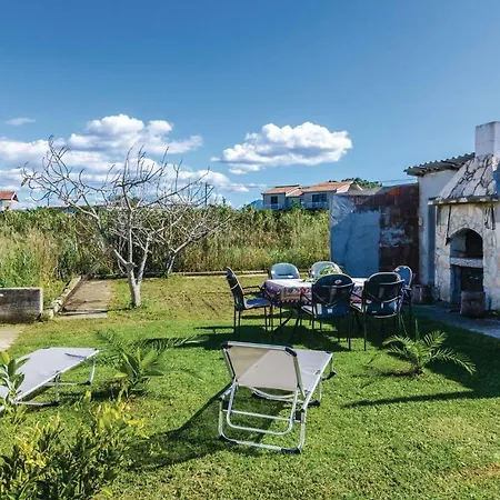 Holiday home Two-bedroom Holiday In Opuzen *